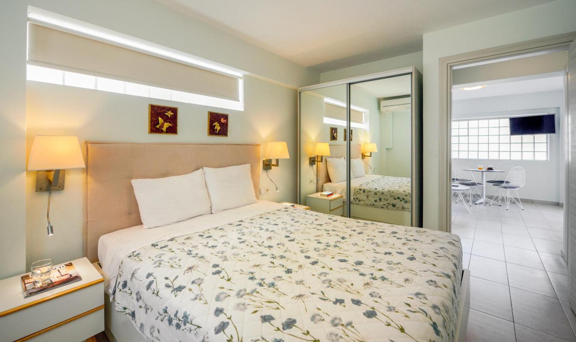 Elpiniki Luxury Apartments เนอาโปติไดอา ภายนอก รูปภาพ